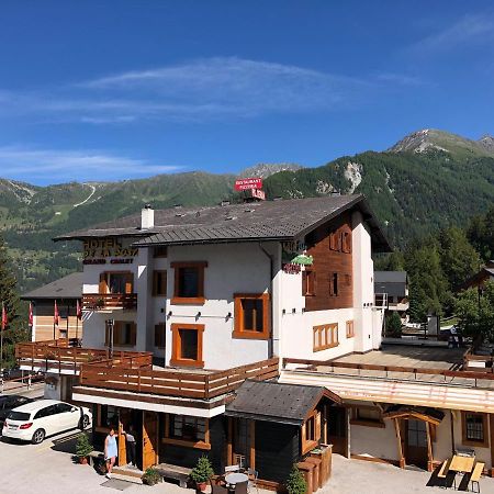 Hotel De La Poste Ла-Тзума Экстерьер фото