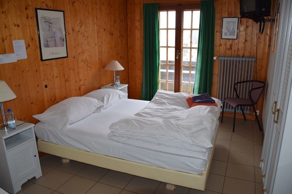 Hotel De La Poste Ла-Тзума Экстерьер фото